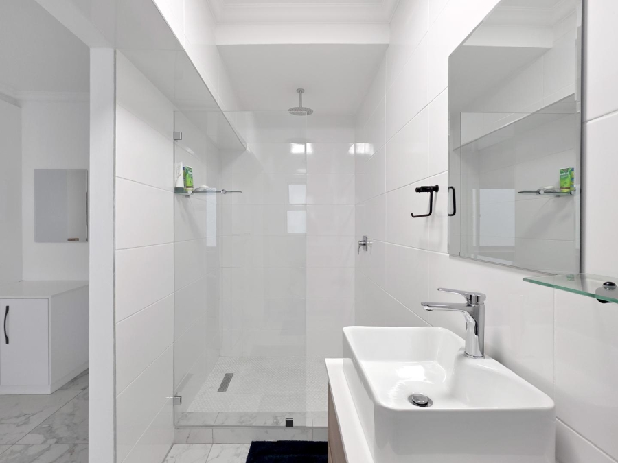 To Let 2 Bedroom Property for Rent in Sea Point Western Cape